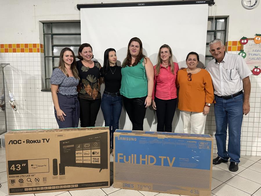 GANHADORES DO CONCURSO EDUCADOR NOTA 10 RECEBERAM PREMIAÇÃO