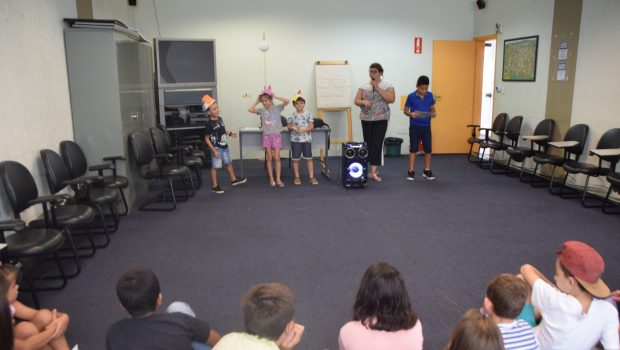 OFICINA DE TEATRO INFANTIL FEZ PARTE DA PROGRAMAÇÃO DE FÉRIAS