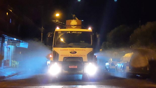 NOVA DESINFECÇÃO CONTRA COVID-19 FOI INICIADA ONTEM NO MUNICÍPIO