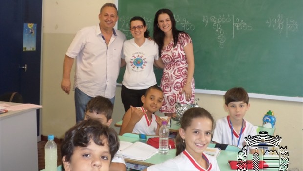 Prefeito Celso Itaroti homenageou professores da rede municipal