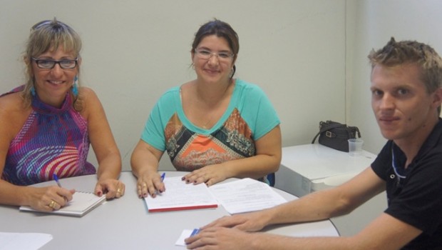 Empresa Terra Viva entrevista candidatos no PAT