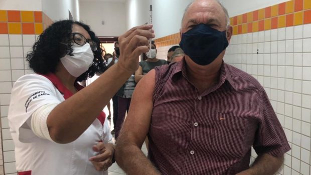 VACINADAS AS PESSOAS DE 58 ANOS CONTRA COVID-19