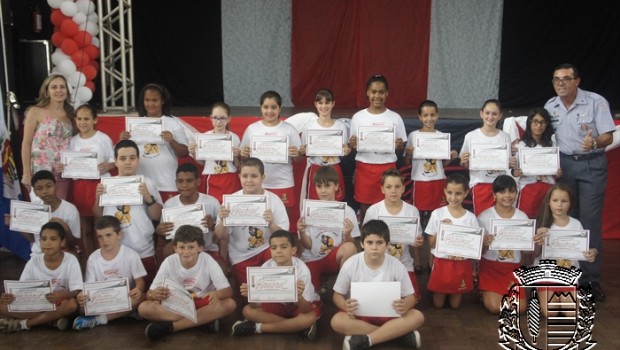 Formatura do PROERD reúne 280 alunos de escolas de Vargem