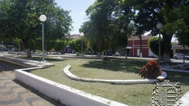 DSUR realiza limpeza em praças, escolas, creches e inicia Operação Tapa Buracos