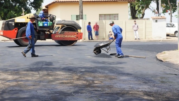 Operação tapa-buracos começou pelo Jardim São José