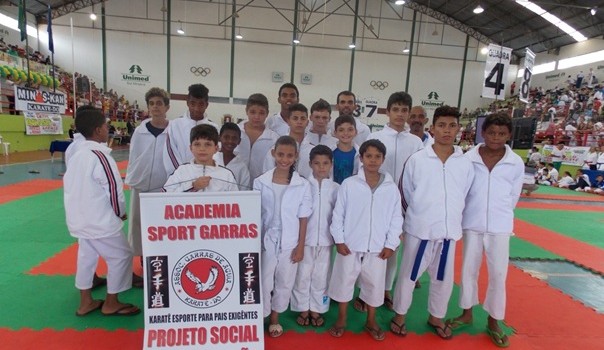 Equipe de karatê do projeto Futuro Olímpico ganha medalhas em competição