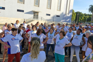 CCI COMEMORA DIA DAS MÃES COM ATIVIDADES NA PRAÇA DA MATRIZ
