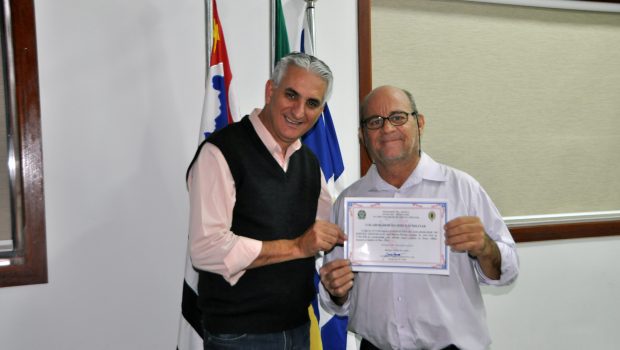 PIROLA DA JUNTA MILITAR RECEBE HONRARIA POR SERVIÇOS PRESTADOS