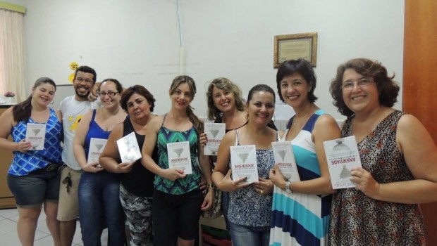 Prefeitura presenteia professores em homenagem ao Dia do Professor