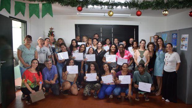 EM PARCERIA COM SENAC, PREFEITURA ENTREGA CERTIFICADOS DE CURSO
