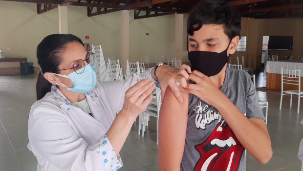 REPESCAGEM DA VACINA CONTRA COVID-19 PARA JOVENS DE 12 A 17 ANOS
