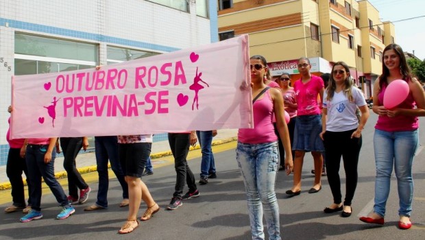 Exames preventivos e passeata marcaram o Outubro Rosa em Vargem