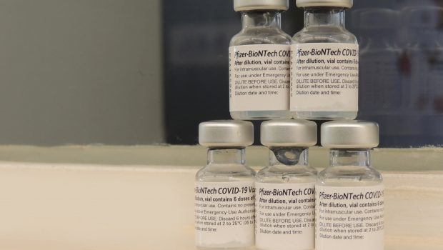 DEPARTAMENTO DE SAÚDE APLICOU 593 DOSES DE VACINA CONTRA COVID-19