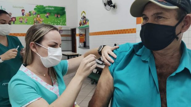 VARGEM JÁ REALIZOU VACINAÇÃO CONTRA COVID-19 EM IDOSOS DE 66 ANOS