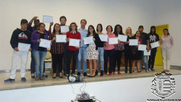 Jovens receberam certificado do Curso do Pronatec de Pizzaiolo