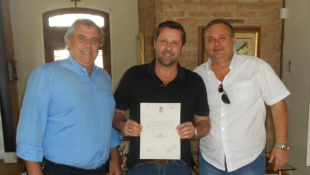 Celso Itaroti se encontra com deputado federal Carlos Sampaio