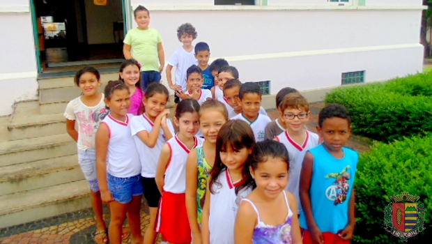 Alunos da escola Carril participam de palestra na Casa da Cultura