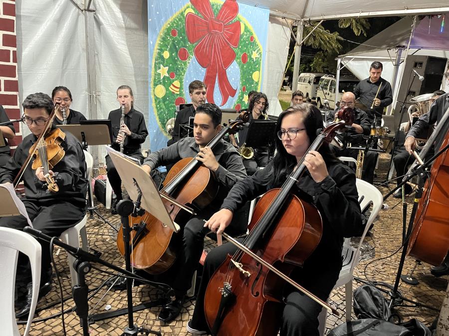 NOITE ESPECIAL NA PRAÇA DA MATRIZ E CASARÃO DA EDUCAÇÃO