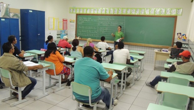 Prefeitura promove Projeto de Alfabetização de jovens e adultos