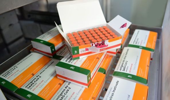 PRIMEIRAS DOSES DA VACINA CONTRA COVID-19 CHEGAM A VARGEM