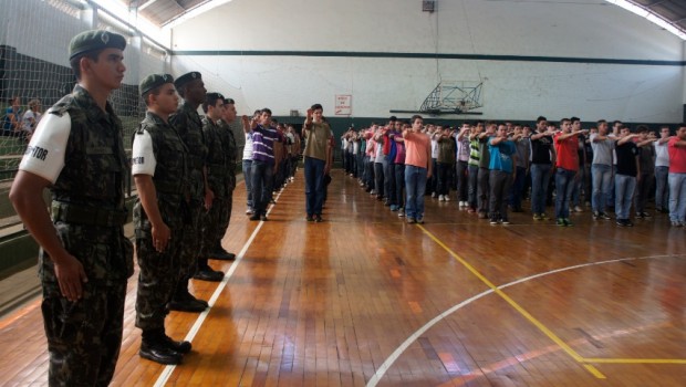 Juramento à bandeira reuniu mais de 300 jovens
