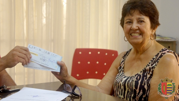 Prefeitura entrega subvenção às entidades Pais que Amam e Albergue Noturno