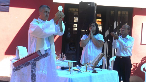 Padre Paulo Valim celebra missa de ação de graças na Prefeitura