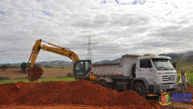 Recuperação da estrada do Barro Preto continua a todo vapor