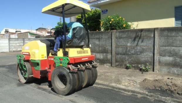 DSUR realiza operação tapa-buracos no Jardim Primavera