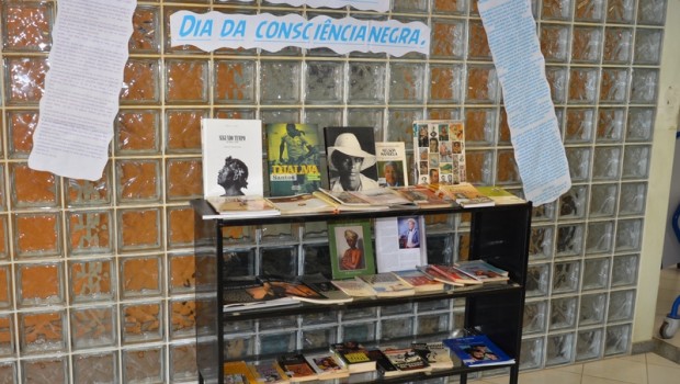 Exposição na biblioteca lembra o Dia da Consciência Negra