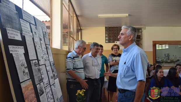 PREFEITO PARTICIPA DE HOMENAGEM AO GILBERTO GIRALDI
