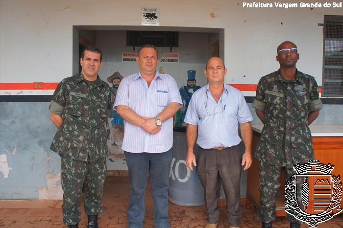 Exército vistoria antiga Escola de Soldados para instalação do Tiro De Guerra