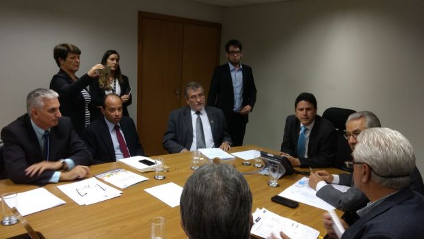 Em Brasília, prefeito fez várias solicitações