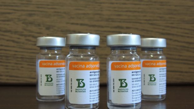SAÚDE REALIZOU VACINAÇÃO CONTRA COVID-19 EM HORÁRIOS DIFERENCIADOS