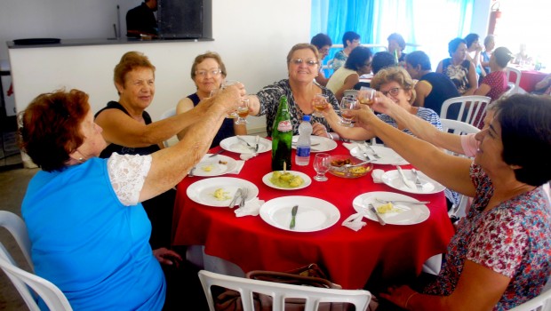 Grupo da Terceira Idade comemorou Dia das Mães