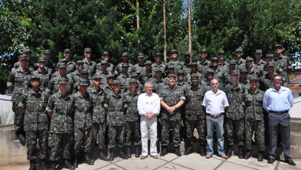 TIRO DE GUERRA RECEBE VISITA DO GENERAL DO EXÉRCITO