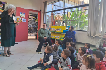 CRECHE PROFª. ROSA AGUILAR CORTEZ VISITA A BIBLIOTECA MUNICIPAL