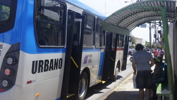 Transporte urbano tem novo ônibus circulando em Vargem