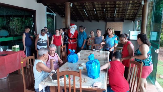 RESIDÊNCIA TERAPÊUTICA REALIZA CONFRATERNIZAÇÃO DE NATAL
