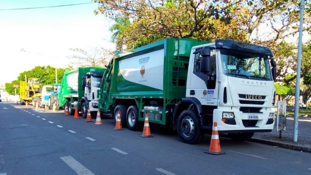 Prefeitura colocou em exposição mais 4 veículos recém adquiridos