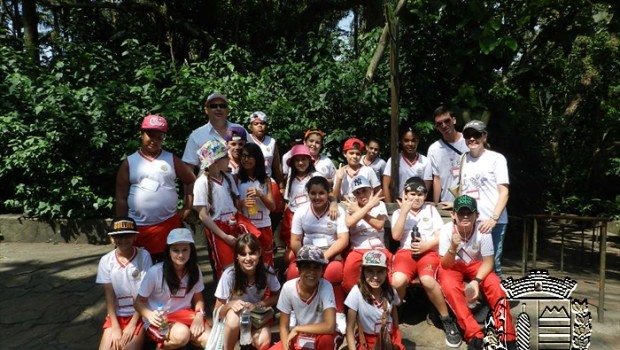Alunos da Rede Municipal de Ensino visitam zoológico e exposição em São Paulo