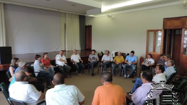 Prefeitura reúne-se com empresários do distrito industrial