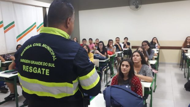 GUARDA MUNICIPAL REALIZOU PALESTRA DE PRIMEIRO SOCORRO NA ETEC