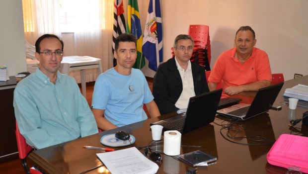 Prefeitura revisa Estrutura Administrativa, Estatuto dos Servidores e seus respectivos Planos de Carreiras