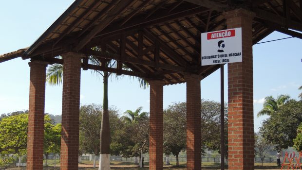 O USO DE MÁSCARA É OBRIGATÓRIO INCLUSIVE NA REPRESA
