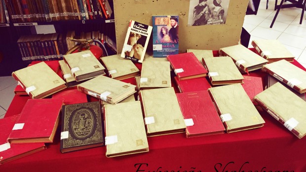 Exposição na Biblioteca Municipal relembra clássicos de Shakespeare e Cervantes