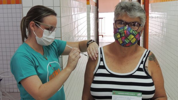 TERÇA-FEIRA (27) FORAM VACINADAS PESSOAS DE 60 ANOS CONTRA COVID-19