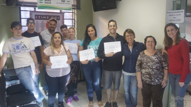 Prefeitura entrega certificados do Time do Emprego
