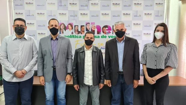 PREFEITO E VEREADORES PARTICIPARAM DE AUDIÊNCIA COM DEPUTADO FEDERAL MARCOS PEREIRA