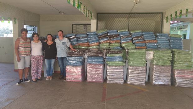 CENTENAS DE PESSOAS SÃO BENEFICIADAS COM A CAMPANHA DO AGASALHO
